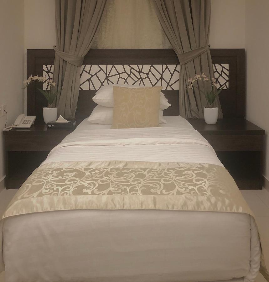Al Louloah Al Baraqah Furnished Apartments เจดดาห์ ภายนอก รูปภาพ